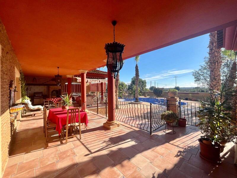 4 slaapkamer Villa Te koop