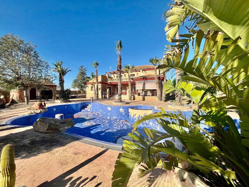 4 slaapkamer Villa Te koop