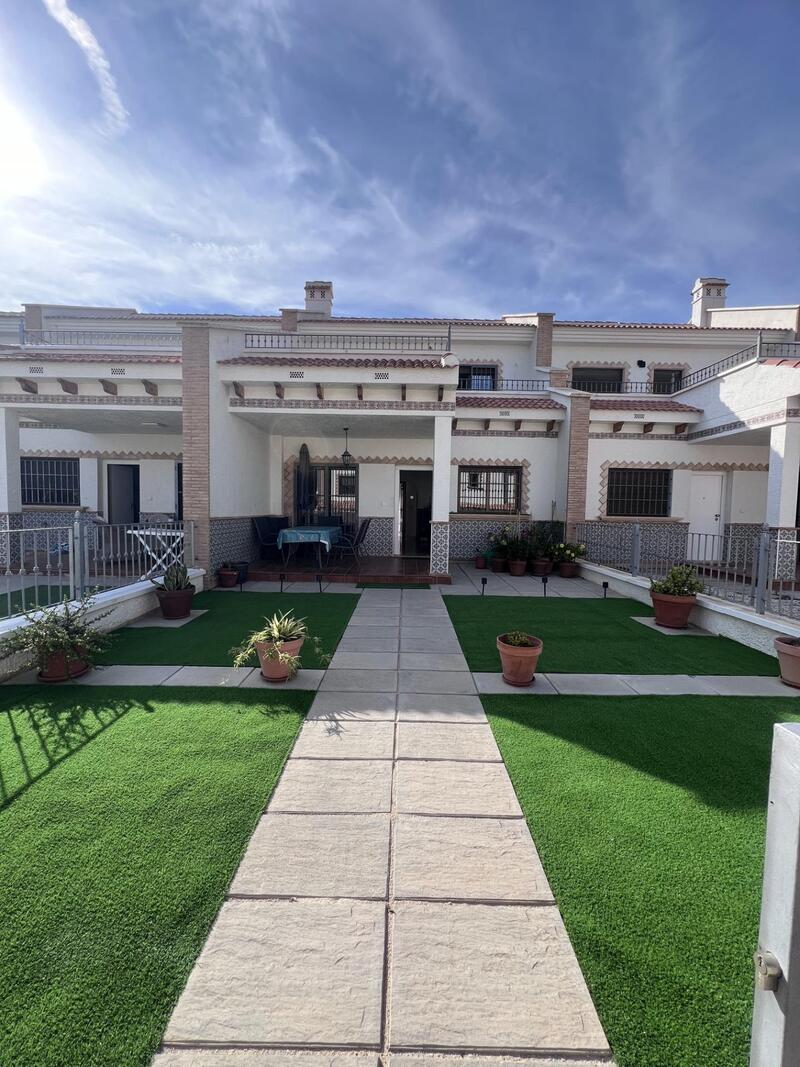 городская тюрьма продается в San Miguel de Salinas, Alicante