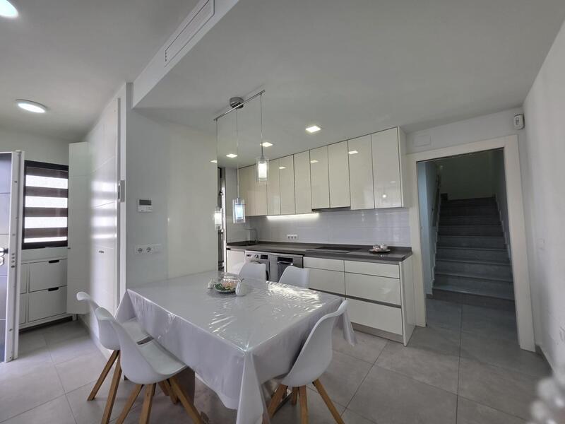 3 Schlafzimmer Landhaus zu verkaufen