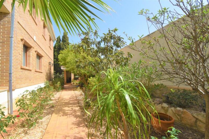5 bedroom Villa for sale
