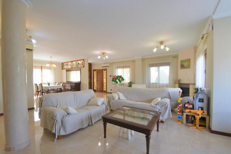 5 bedroom Villa for sale