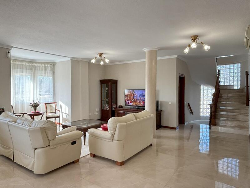 5 bedroom Villa for sale