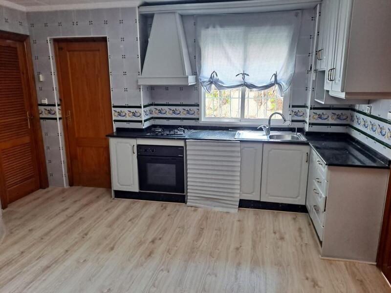 5 спальная комната Деревенский Дом продается