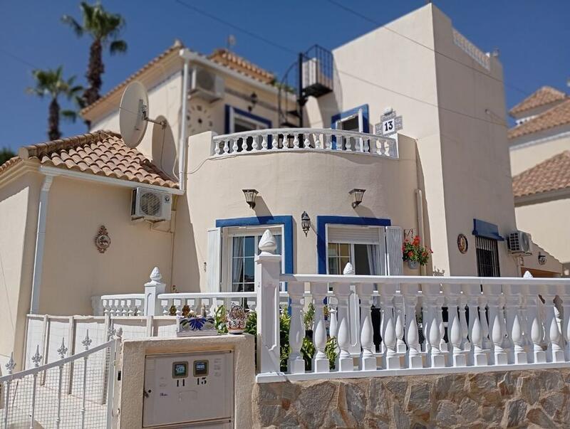 Villa à vendre dans Villamartin, Alicante