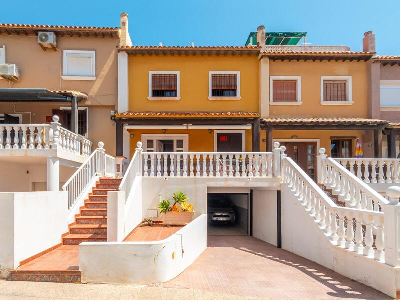 Radhus till salu i Torrevieja, Alicante