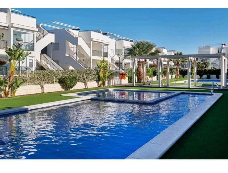 Villa til salgs i Torrevieja, Alicante