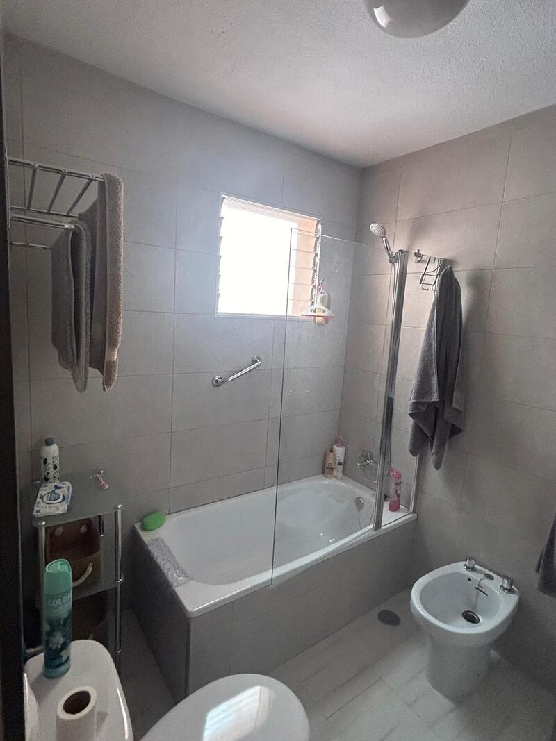 3 slaapkamer Gezinswoning Te koop