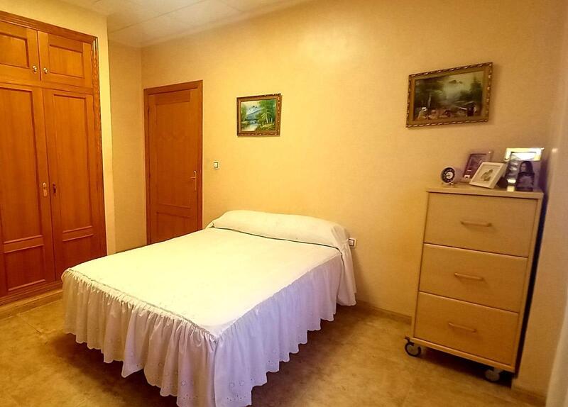 5 slaapkamer Gezinswoning Te koop