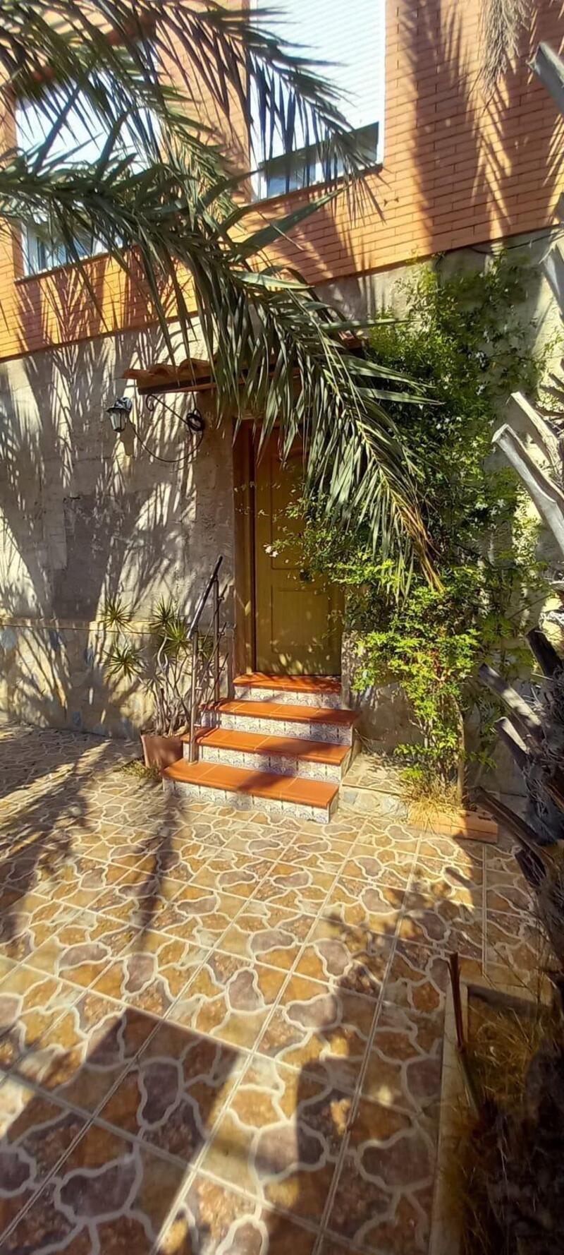 5 slaapkamer Gezinswoning Te koop