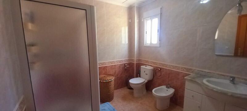 5 slaapkamer Gezinswoning Te koop