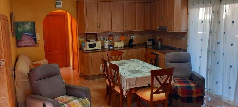 5 slaapkamer Gezinswoning Te koop