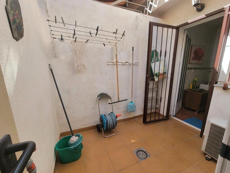 3 slaapkamer Gezinswoning Te koop