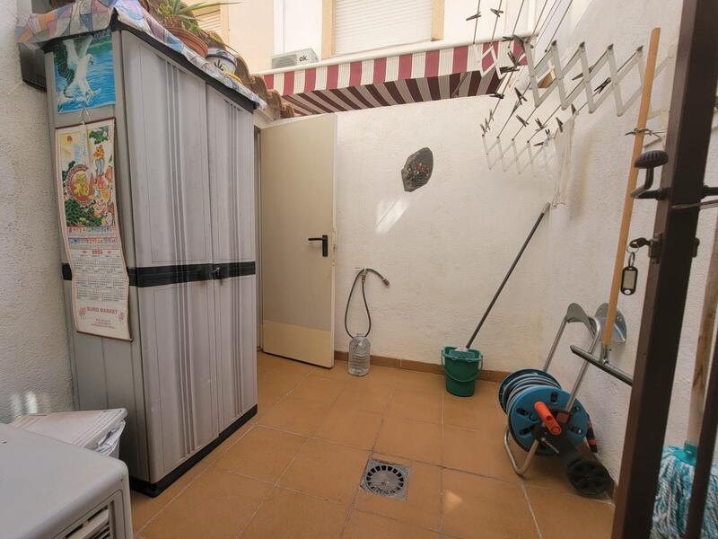 3 slaapkamer Gezinswoning Te koop
