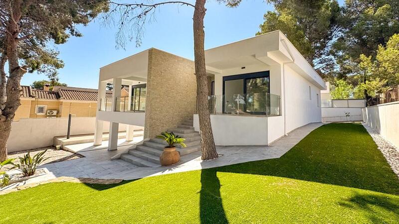 4 bedroom Villa for sale