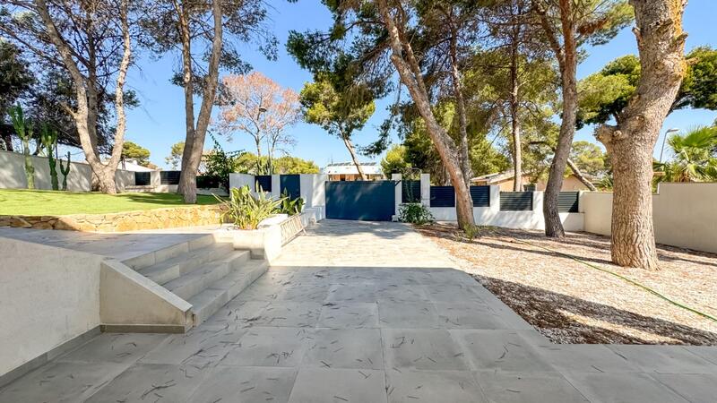 4 bedroom Villa for sale