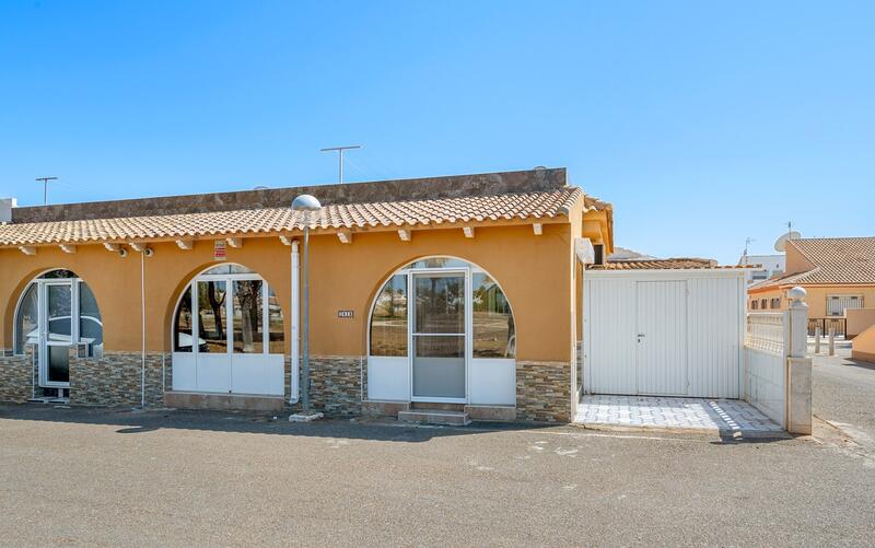 Villa for sale in Los Alcazares, Murcia