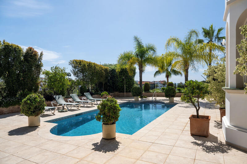 4 Cuarto Villa en venta
