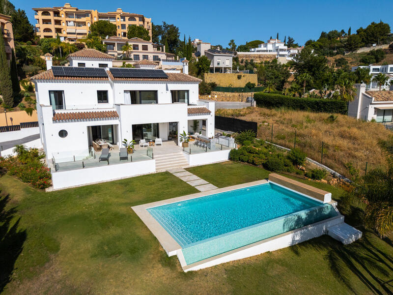 Villa à vendre dans Elviria, Málaga