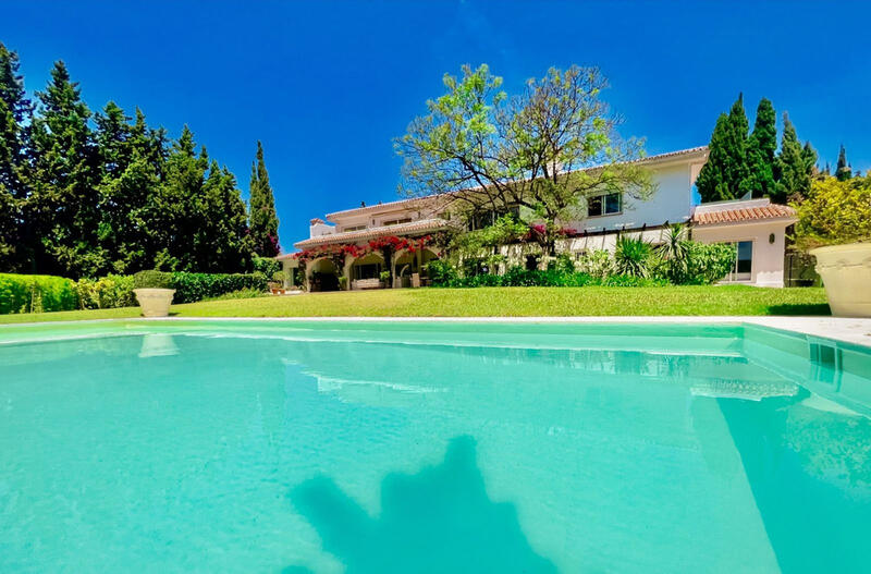 8 Cuarto Villa en venta