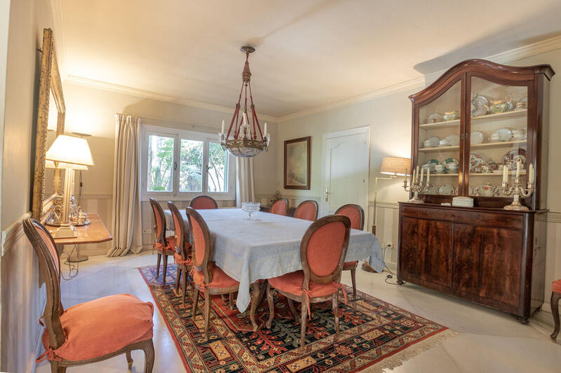8 Cuarto Villa en venta