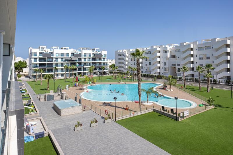 3 bedroom Apartment for sale