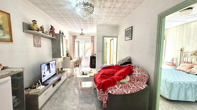 3 bedroom Apartment for sale