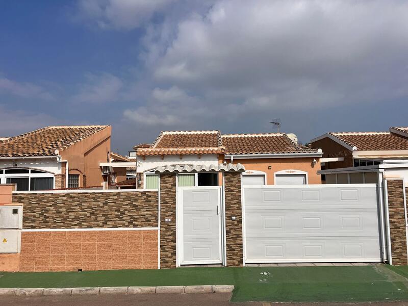 Villa for sale in Torrevieja, Alicante