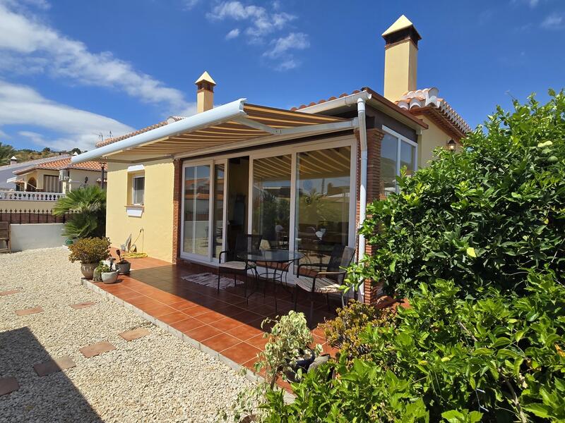 Villa for sale in Alcaucin, Málaga