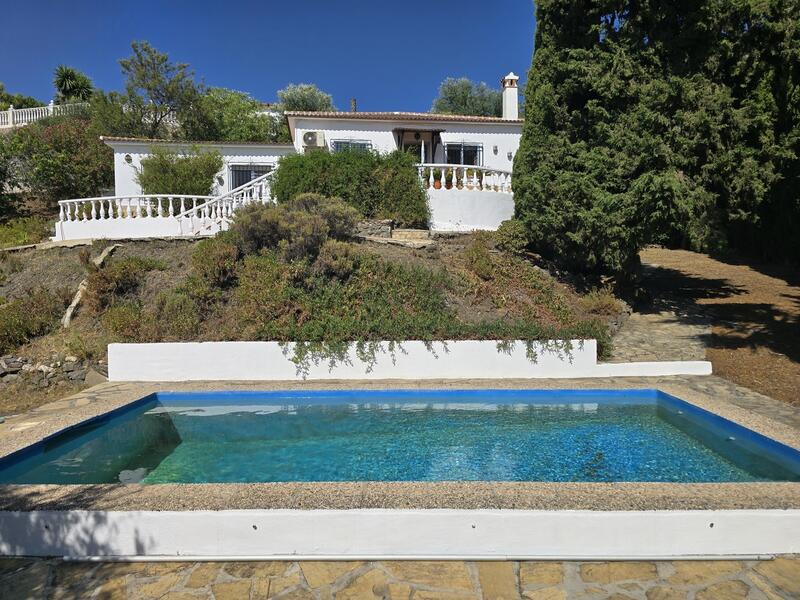 Villa for sale in Alcaucin, Málaga