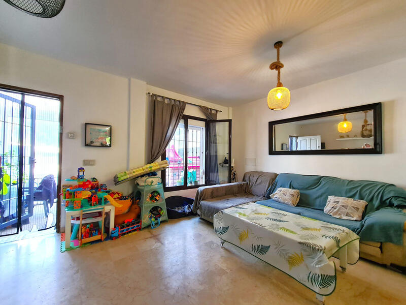 3 Schlafzimmer Stadthaus zu verkaufen