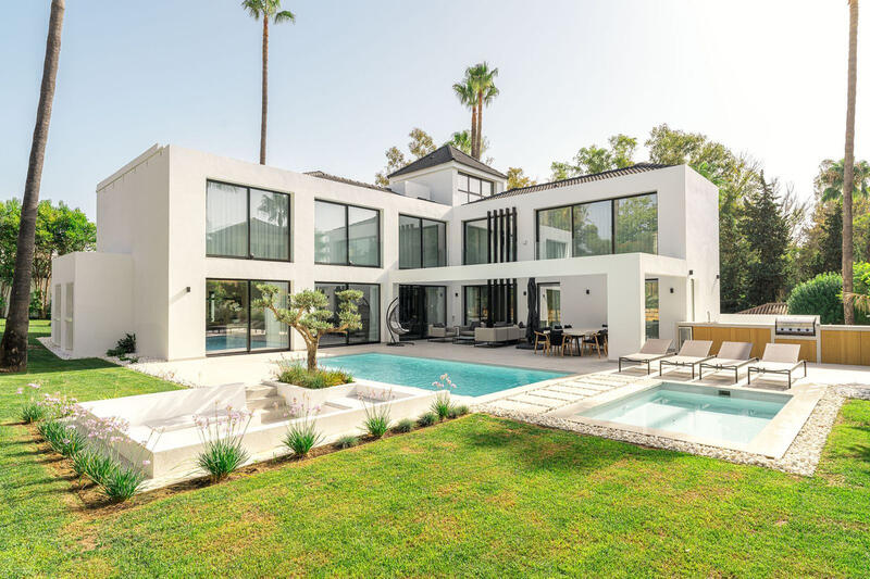 Villa til salgs i Nueva Andalucia, Málaga