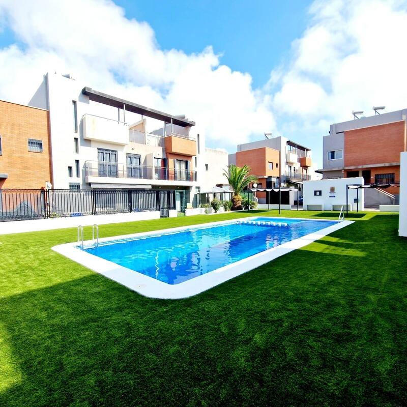 Villa zu verkaufen in Torrevieja, Alicante
