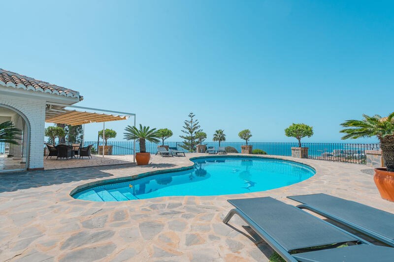 Villa til salgs i La Capellania, Málaga