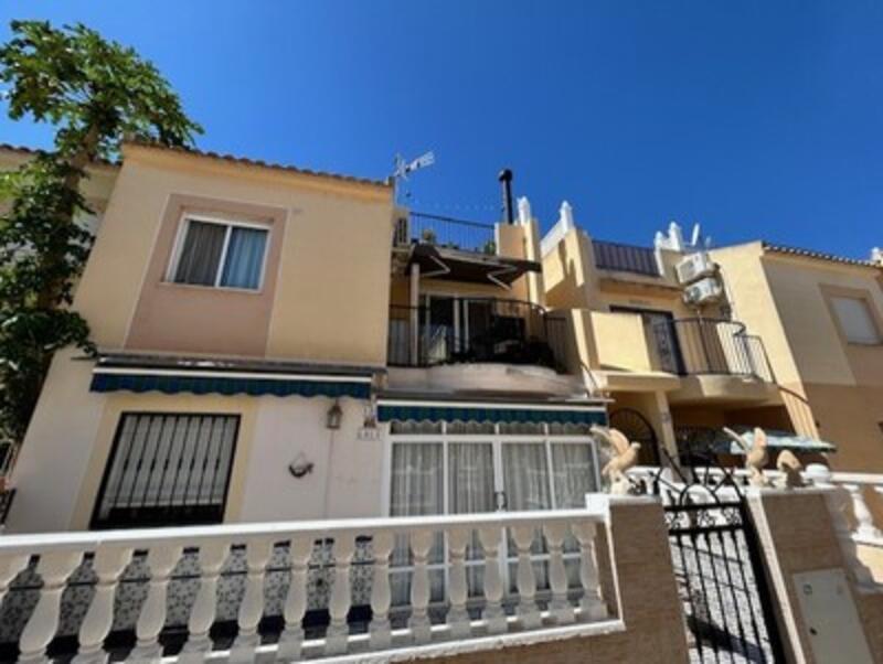 Villa til salgs i La Siesta, Alicante