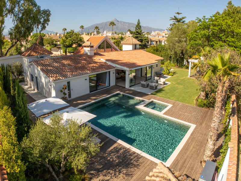 Villa til salgs i Puerto Banus, Málaga