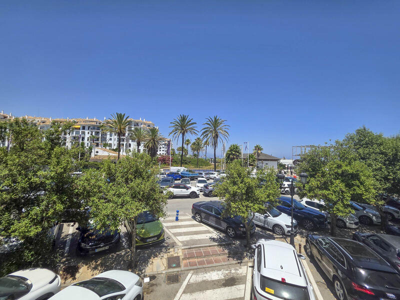Lejlighed til salg i La Duquesa, Málaga