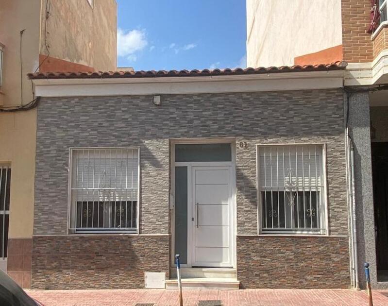 Rekkehus til salgs i Torrevieja, Alicante