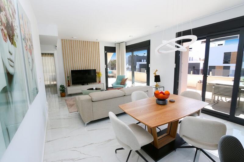 3 bedroom Apartment for sale