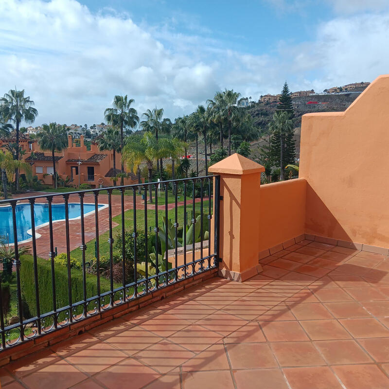 4 bedroom Townhouse for sale
