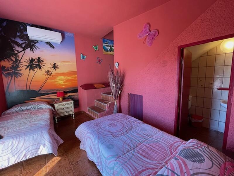8 sovrum Villa till salu