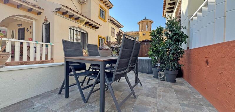 2 bedroom Townhouse for sale