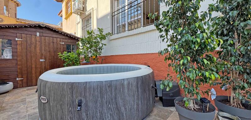 2 bedroom Townhouse for sale