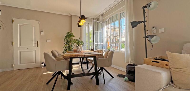 2 bedroom Townhouse for sale