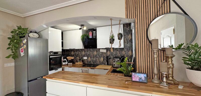 2 bedroom Townhouse for sale