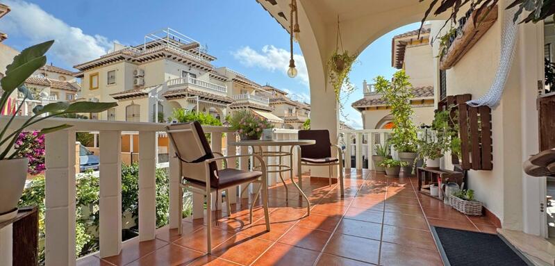 2 bedroom Townhouse for sale