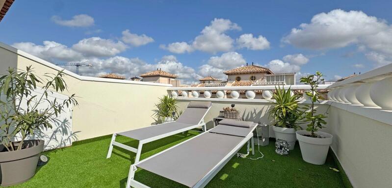 2 bedroom Townhouse for sale