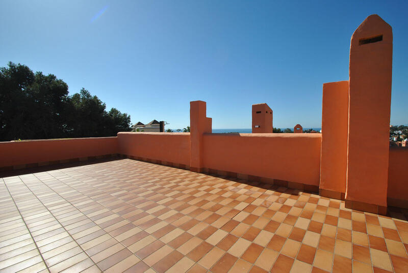 Adosado en venta en Cabopino, Málaga