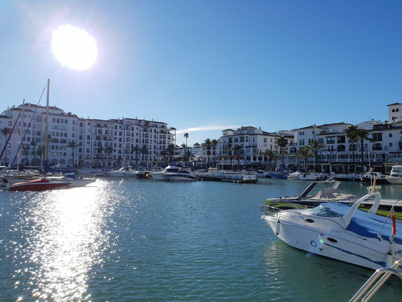 квартира продается в La Duquesa, Málaga