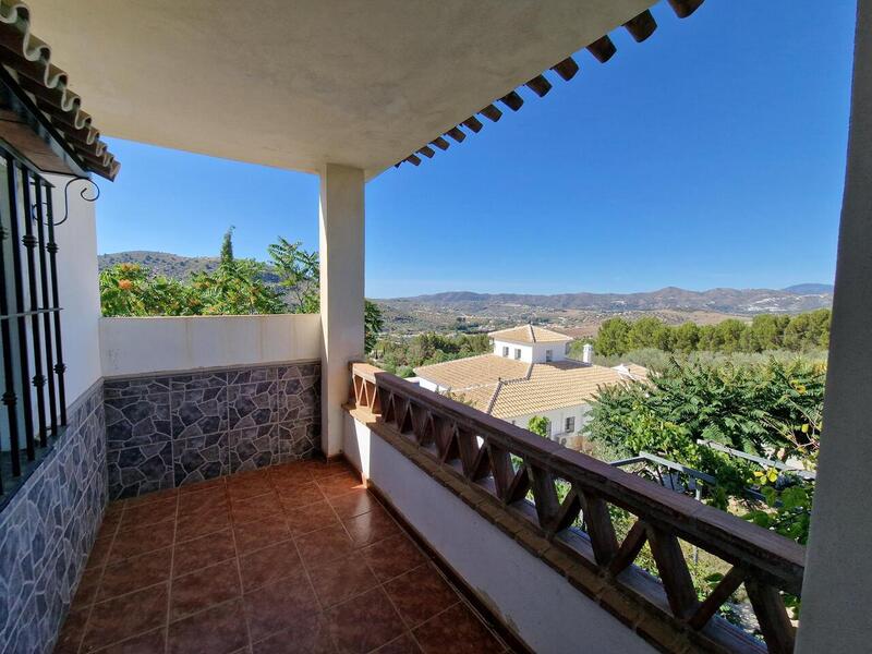 Villa for sale in Alcaucin, Málaga